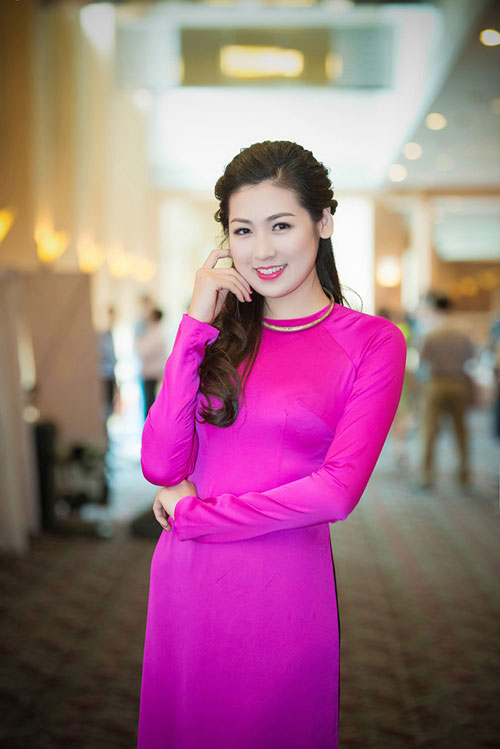 6 kiểu tóc kết hợp áo dài đẹp nhất của sao Việt