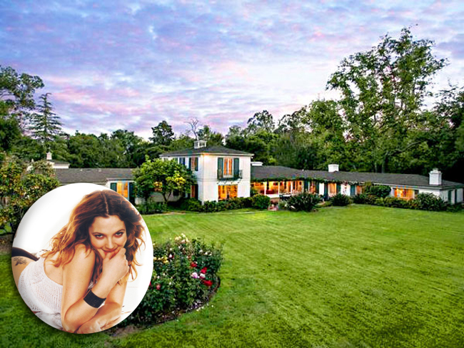 Drew Barrymore mua căn nhà này từ năm 2010 với giá 5,7 triệu USD (gần 120 tỷ đồng), giờ cô muốn bán nó giá 7,5 triệu USD (khoảng hơn 157 tỷ VNĐ).
