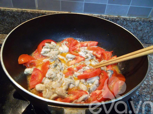 Cách nấu nướng canh hà nấu nướng chua kỳ lạ mồm mang lại chiều sầm uất rét áp