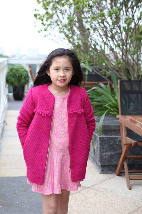 Ngắm con gái 9 tuổi nét cực xinh của ĐD Trần Lực