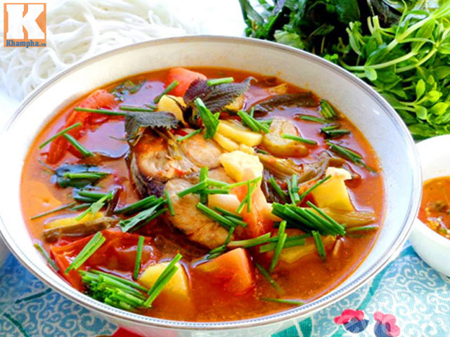 Bún cá ngừ lạ miệng mà ngon