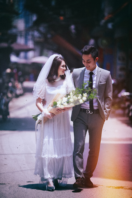 Tìm chút cổ điển cho ngày cưới của bạn với bộ ảnh cưới cổ điển, một sự tôn vinh cho vẻ đẹp và truyền thống của lễ cưới.