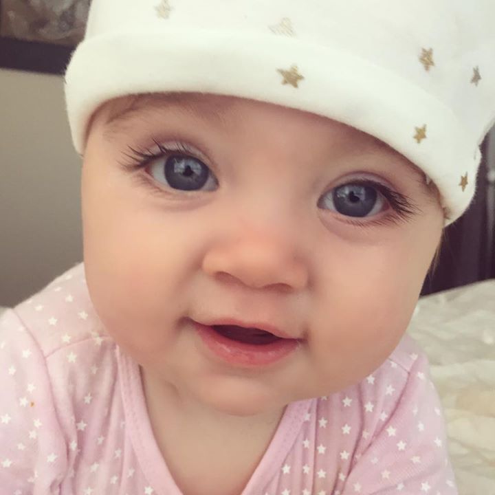 Em bé Úc đáng yêu và tinh nghịch đang chờ đón bạn trên trang Facebook này! Cùng xem những khoảnh khắc tuyệt vời của em bé này trong hình ảnh tuyệt đẹp.