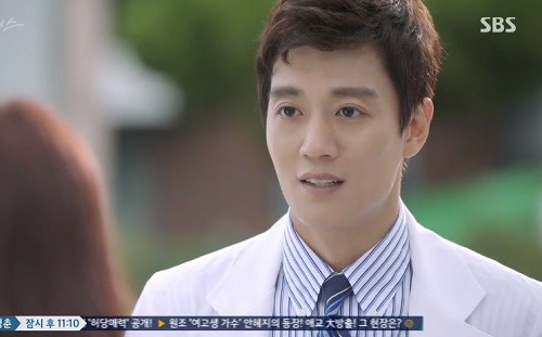 quot;Chuyện tình bác sĩquot; tập 10: Kim Rae Won bất ngờ chọc giận bạn gái - 1