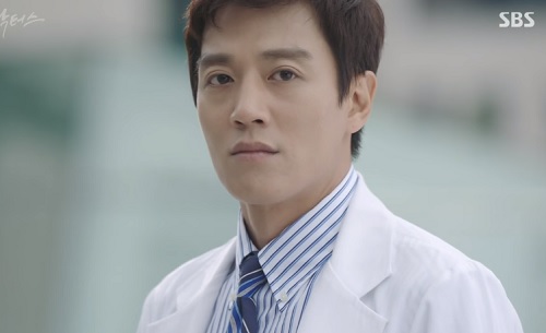 quot;Chuyện tình bác sĩquot; tập 10: Kim Rae Won bất ngờ chọc giận bạn gái - 3