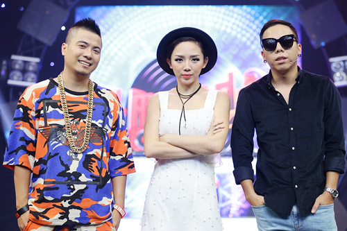 Nữ DJ thảm họa trong Giọng ải giọng ai bầu cho Tóc Tiên ở TVC Awards