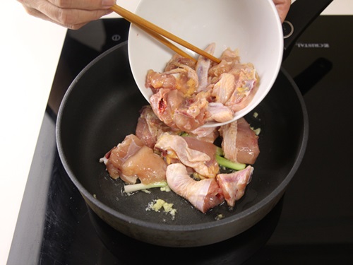 cach lam lau ga kieu moi don gian ma ngon - 4