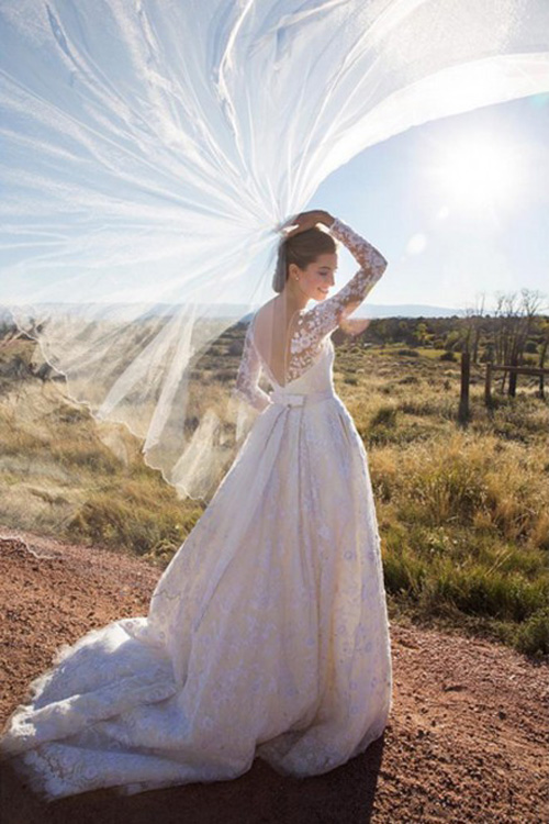 7 bộ váy cưới đẹp như quot;ngôn tìnhquot; của Sao năm 2015 - 9