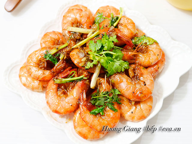 Tôm rang me hấp dẫn ngày lạnh