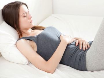 Sau hút thai lưu, bụng bị đau lâm râm có nên uống thuốc không?