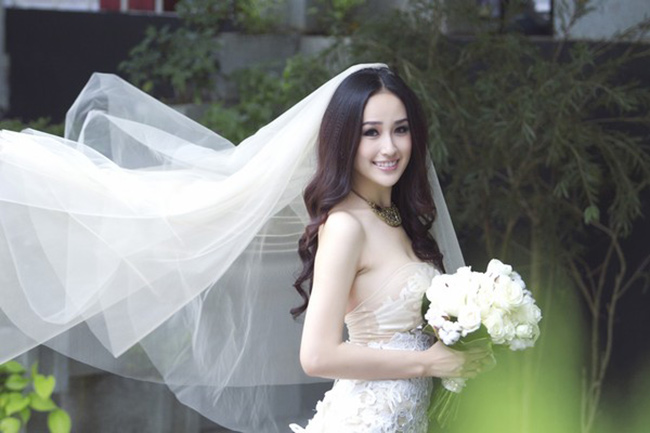 Tóc cô dâu đơn giản mà ăn điểm 100 của Nhã Phương trong bộ ảnh cưới đang gây bão MXH Tạp chí SaoStar