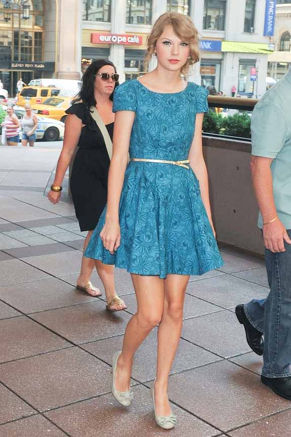 mua he dien vay hoa vintage dep nhu taylor swift - 9
