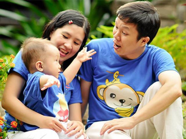 Hãy thưởng thức bức ảnh liên quan đến từ khóa Gia đình Việt Nam và yêu thương. Hình ảnh sẽ khơi gợi những cảm xúc đầy ý nghĩa về tình cảm gia đình, đem lại cho bạn một lựa chọn tuyệt vời để thưởng thức cuối tuần.