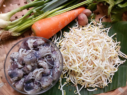 Cách làm mực sim xào giá đơn giản mà trôi cơm - Món ngon mỗi ngày