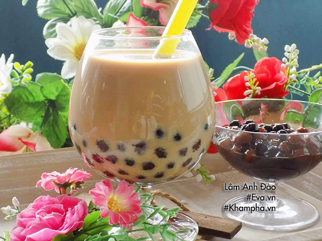 Mẹ ra tay vài phút có ngay trà sữa trân châu làm từ bột sắn dây mát lịm ngày hè