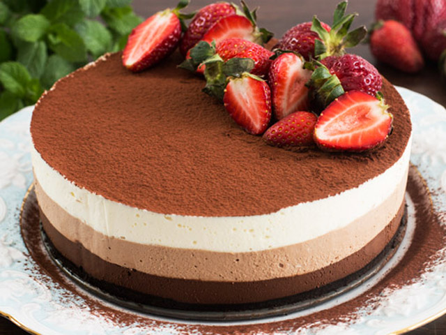 Vào phòng bếp với cách tiến hành bánh mousse chocolate thơm phức ngây ngất