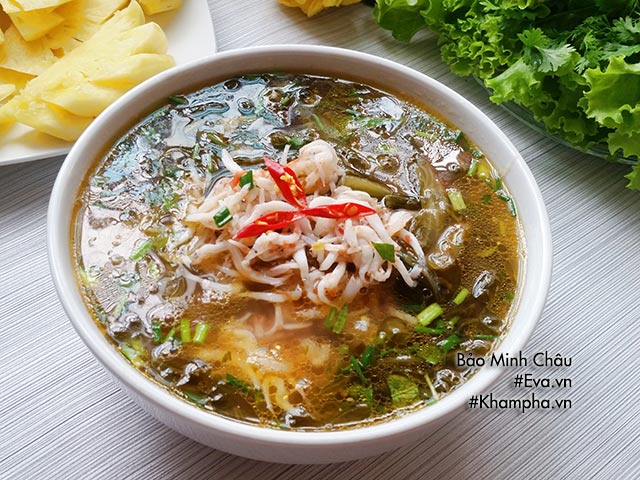 Canh cá ngần nấu dưa chua dễ ăn cho ngày hè