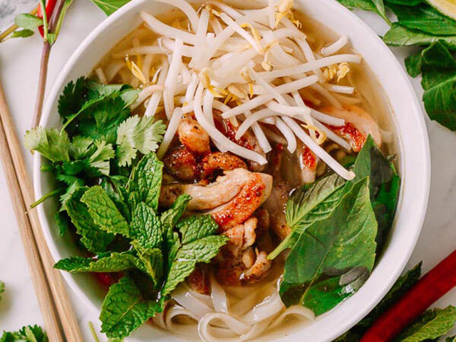 Tự nấu phở gà kiểu mới ngon mê ly với công thức siêu đơn giản