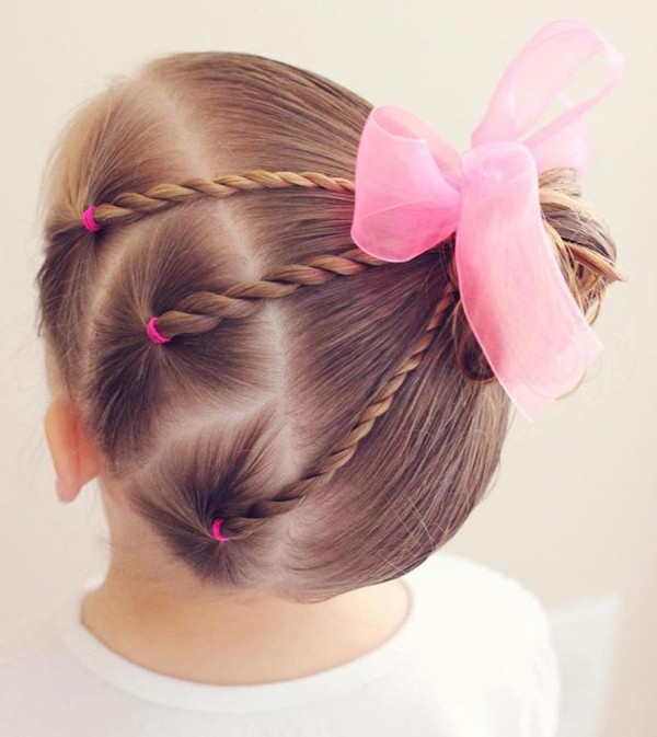 Các kiểu buộc tóc đẹp cho bé gái chỉ 5 phút thực hiện