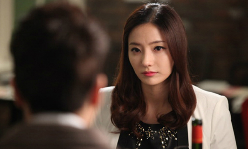 co bau nhung gia dinh ban trai tho o, toi da lam 1 dieu khien ho choang vang - 1