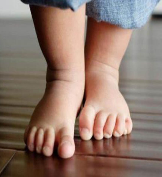 Bàn chân là bộ phận làm nên chân, nó cũng cho chúng ta nhiều tình cảm và thông điệp về tính cách và số mệnh. Xem hình ảnh liên quan tới bàn chân và bạn sẽ tìm được câu trả lời cho tương lai của mình.
