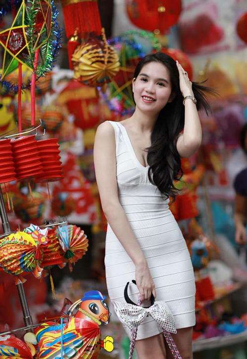 Váy ôm sát - 'chiêu' khoe đường cong của sao Việt - 6