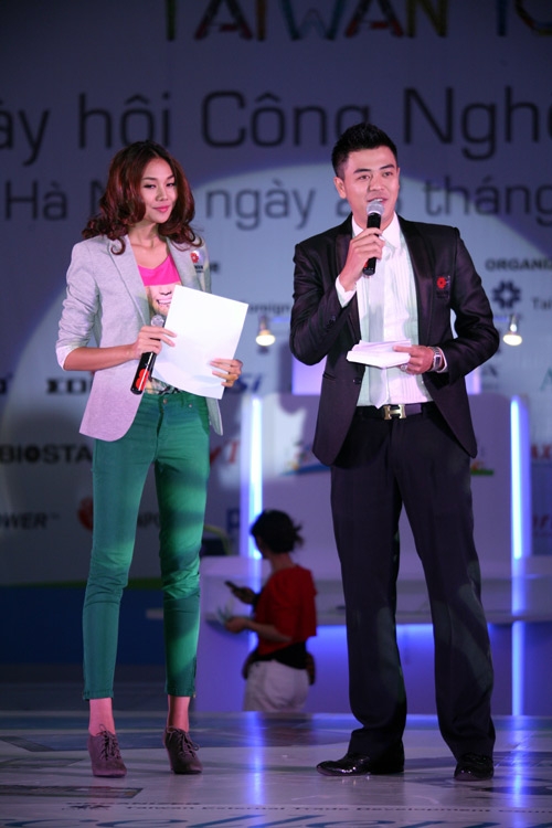 'Lật tẩy' gu thời trang của siêu mẫu Thanh Hằng - 10