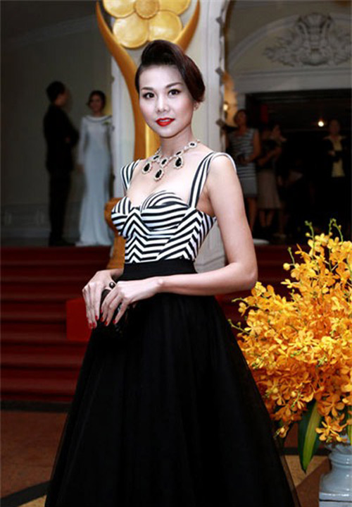 tuyet chieu chon vay ton eo thon cua sao viet - 1