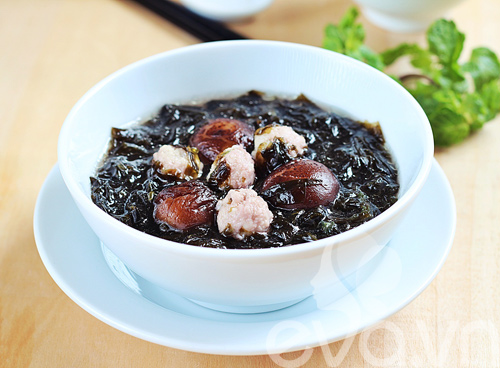 Cach nau canh rong bien voi nam