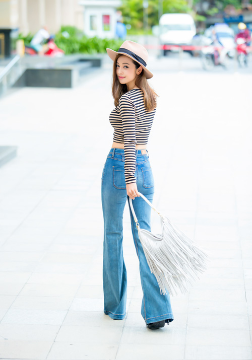 Jennifer Phạm mặc quần jeans khoe vòng 3 cong tròn