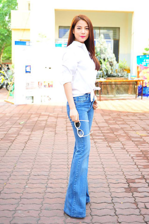 sao viet chan bong thon dai nho quan jeans ong loe - 1