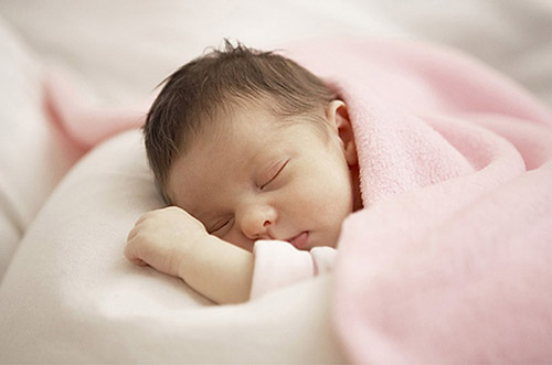 6 dấu hiệu kiểm tra trẻ sơ sinh khỏe mạnh không mắc bệnh