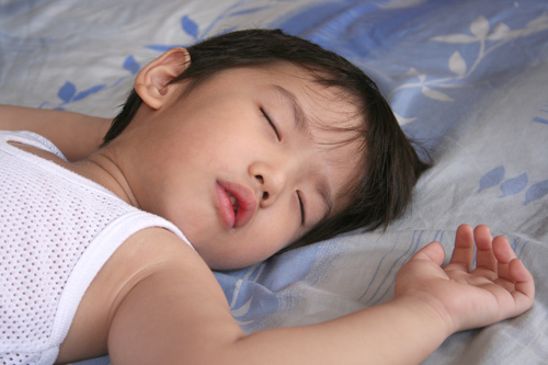 6 bí quyết giúp trẻ ngủ ngon để nhanh lớn thông minh
