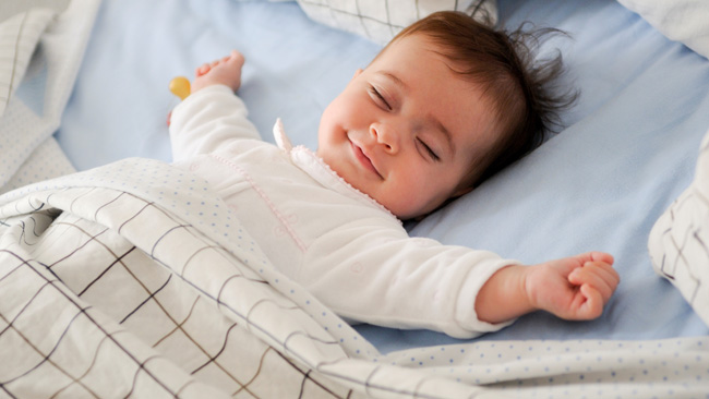 Trẻ khóc ngằn ngặt vì khó ngủ cha mẹ cần nắm vài mẹo sau