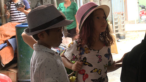 Tập 19 bố ơi mùa 3 con gái hồng đăng gây thích thú với màn đi chợ chuyên nghiệp