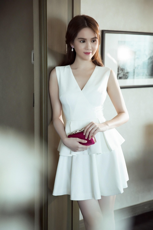 Ngọc Trinh đang cân nhắc 2 dự án phim sau Vòng eo 56