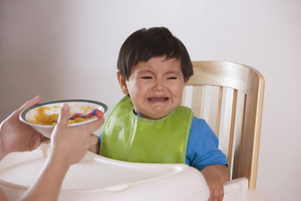 Trẻ 1 tuổi lười ăn phải làm sao? - 4