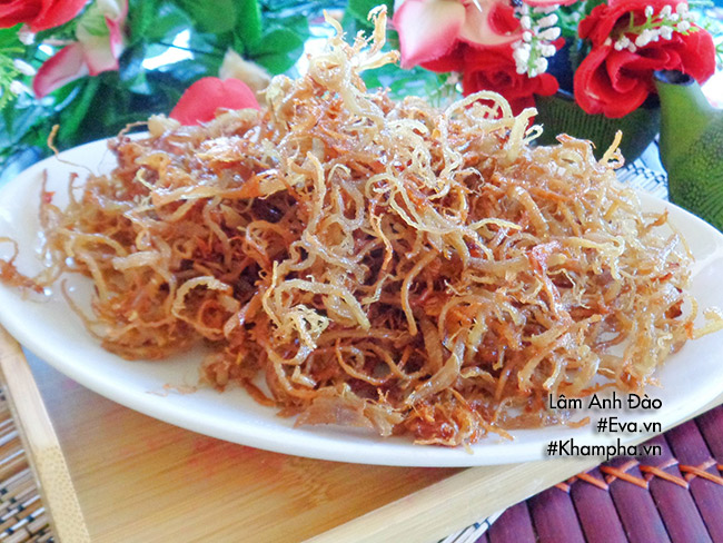 Cuối tuần ở nhà làm thịt heo xé sợi cho chồng con nhâm nhi