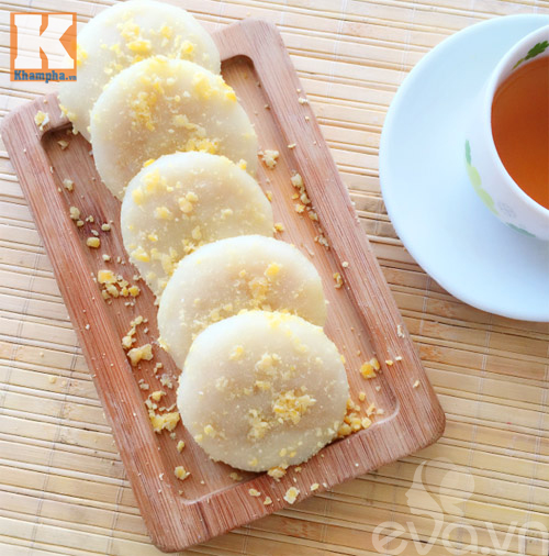 Bánh giầy nhân đậu xanh kiểu truyền thống