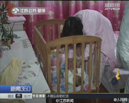 Cặp song sinh 6 tháng bị bỏ rơi giữa đêm mưa vì bố mẹ cãi nhau