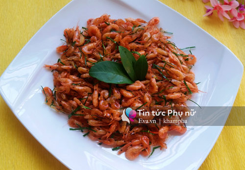 Cách làm tép rang lá chanh cho ngày mát trời
