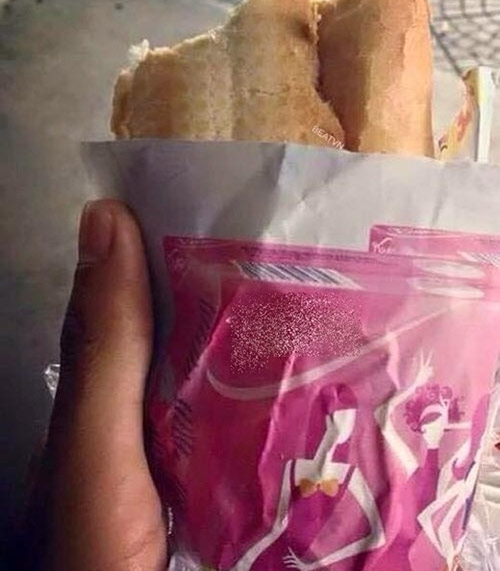 Những kiểu giấy gói bánh mì khiến người ăn chưa nhai đã nghẹn