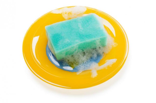 Đá lạnh bàn chải đánh răngbẩn gấp nhiều triệu lần so với bồn cầu