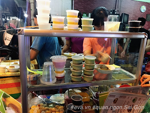 Cầm 20 nghìn sang quận 4 ăn hết 3 món flan tàu hũ singapore béo ngậy vẫn thừa tiền