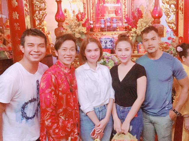 Ngọc Trinh cùng dàn sao Việt đến nhà thờ tổ của Hoài Linh viếng lễ