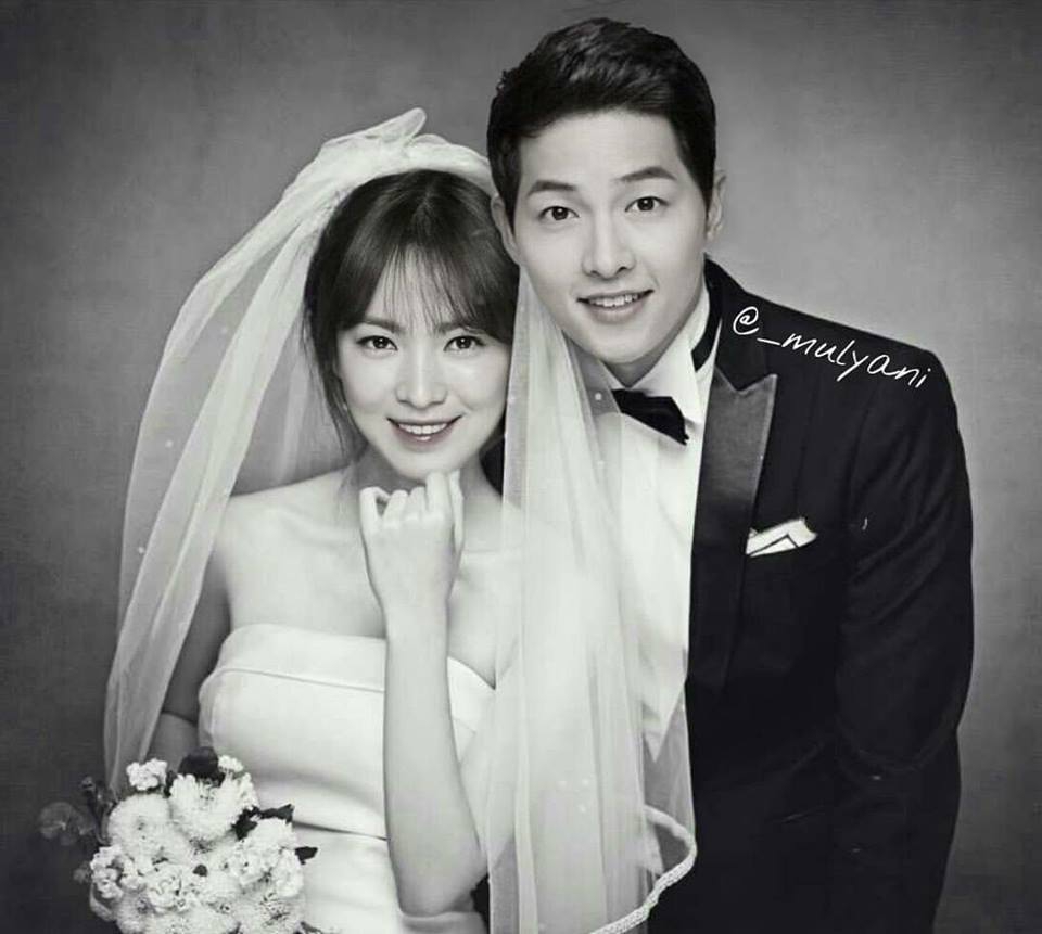 Trực tiếp đám cưới Song Hye Kyo  Song Joong Ki Cô dâu chú rể trao nhau nụ  hôn ngọt ngào