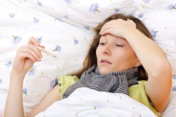 Bà bầu bị sốt nên làm gì?