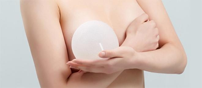 Nâng ngực nội soi đặt túi ngực, bạn nên lưu ý những điều sau nhé