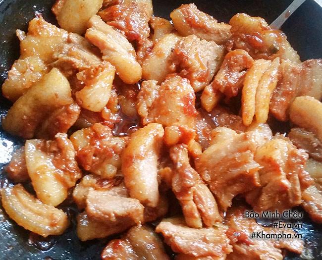 Cách nấu thịt kho dừa đơn giản nhưng đậm đà, trôi cơm - Bếp Eva