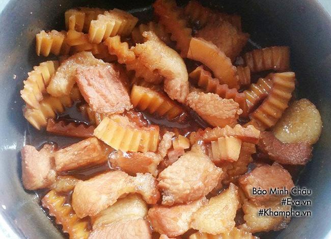 Cách nấu thịt kho dừa đơn giản nhưng đậm đà, trôi cơm - Bếp Eva